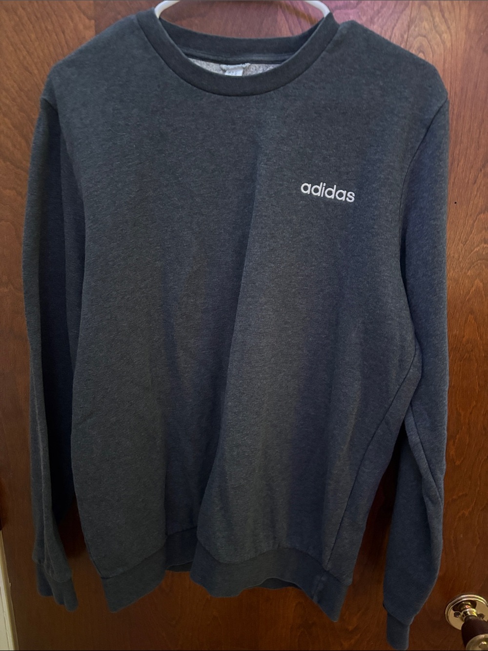 Men’s Medium adidas Dark Gray Crewneck Sweatshirt